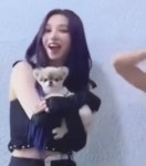 카리나 품에 안겨있는 강아지가 될래요 | 오르비 카리나 품에 안겨있는 강아지가 될래요 - 오르비