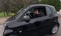 ( 안동 김씨, 세계 최고 수비수가 타고 다니는 차 크기 ㄷㄷㄷ ) | 오르비 ( 안동 김씨, 세계 최고 수비수가 타고 다니는 차 크기 ㄷㄷㄷ ) - 오르비