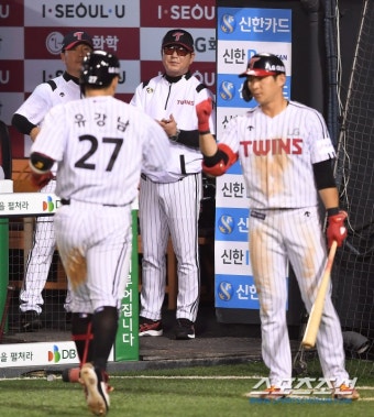 [포토] 유강남, 감독님 홈런치고 왔습니다!