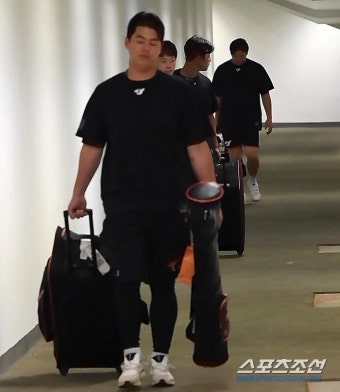 수베로 감독 경질→새 사령탑 최원호 감독의 미소...한화 선수단은 묵묵히 경기를 준비했다[인천현장]