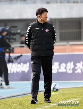 [포토] 김도균 감독 반드시 잔류한다 - 스포츠조선