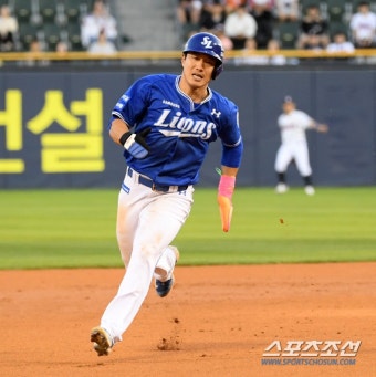[포토] 이성규 3루까지 - 스포츠조선