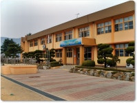 학교전경스케치<학교소개<판동초등학교 판동초등학교