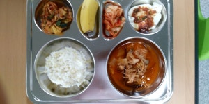 사진으로 보는 오늘의 식단<식생활관<학교소식<진천상신초등학교 진천상신초등학교
