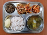 사진으로 보는 식단<급·간식소식<알림마당<의림유치원 의림유치원