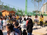 행복나눔 버스킹 사진과 동영상<교육활동 앨범<2019.-2020. 문예체 연구학교<연구학교<진천상신초등학교 진천상신초등학교