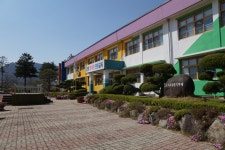 학교전경스케치<학교소개<판동초등학교 판동초등학교