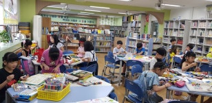 도서관 사진첩<새터글숲도서관<어린이마당<새터초등학교 새터초등학교
