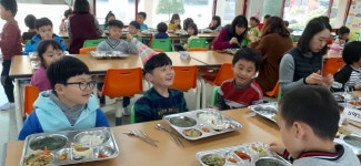 아침든든 두뇌반짝<식생활관<회인소식<회인초등학교 회인초등학교