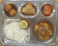 급식 사진<급식마당<보건/급식/체육<성화중학교 성화중학교