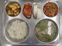 오늘의 밥상<이달의식단(밥상)<식생활소식<학교소식<판동초등학교 판동초등학교