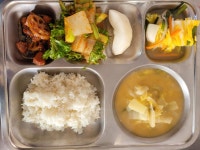 사진으로 보는 오늘의 식단<식생활 교육관<입석소식<입석초등학교(폐교_20210228 입석초등학교(폐교_20210228