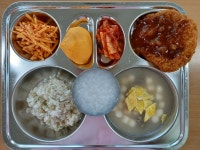급식갤러리<식생활관<학교소식<충일중학교 충일중학교