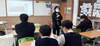 진로와직업<취업진로정보센터<충주공업고등학교 충주공업고등학교