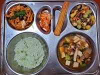 이달의식단<식생활관소식<율량소식<율량초등학교 율량초등학교