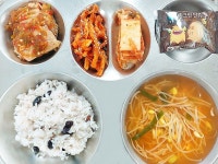 사진으로 보는 일일식단<급식소<알림마당<대제중학교 대제중학교