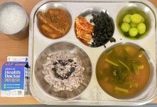 급식사진게시판<식생활관<충주용산초등학교 충주용산초등학교