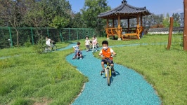 실외환경<시설둘러보기<유치원소개<한국교원대학교부설유치원 한국교원대학교부설유치원