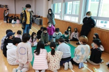 덕신 앨범<자료실<덕신초등학교 덕신초등학교