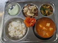 이달의 식단<급식게시판<알림마당<청주여자고등학교 청주여자고등학교