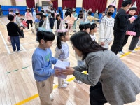 유치원활동사진<학교소식<속리초등학교 속리초등학교