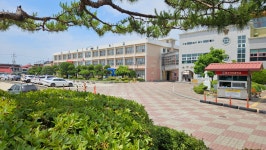 교정풍경<포토갤러리<학교소식<충주여자중학교 충주여자중학교