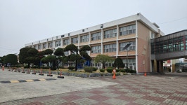 교정풍경<포토갤러리<학교소식<충주여자중학교 충주여자중학교