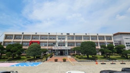 교정풍경<포토갤러리<학교소식<충주여자중학교 충주여자중학교