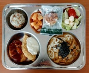 사진으로 보는 급식<급식마당<알림마당<음성여자중학교 음성여자중학교