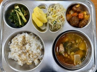괴산명덕초등학교