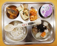 이달의식단<급식소식<알림마당<정일초등학교 정일초등학교