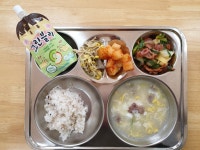 급식앨범<식생활관<학교소식<군산내흥초등학교 군산내흥초등학교