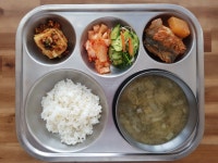 급식포토갤러리<알림마당<임실둥지유치원 임실둥지유치원