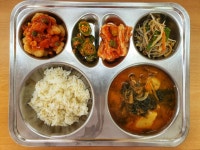 동국대학교사범대학부속 금산중학교 집단급식소 | 급식앨범<급식실<알림마당<동국대학교사범대학부속금산중학교 동국대학교사범대학부속금산중학교