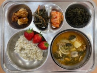 일일 식단 앨범<식생활관<알림마당<구이초등학교 구이초등학교
