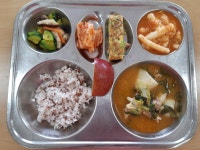 식단갤러리<학교급식<학교소식<용봉초등학교 용봉초등학교