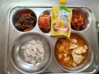 급식앨범<식생활관<학교소식<군산내흥초등학교 군산내흥초등학교