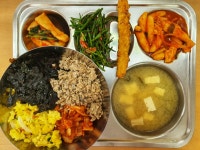 동국대학교사범대학부속 금산중학교 집단급식소 | 급식앨범<급식실<알림마당<동국대학교사범대학부속금산중학교 동국대학교사범대학부속금산중학교