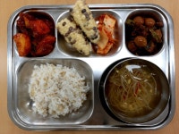 오늘의 급식<급식실<학교소식<석불초등학교 석불초등학교