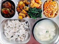 식단앨범<오늘의식단<용안소식<용안초등학교 용안초등학교