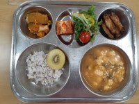 식단갤러리<학교급식<학교소식<용봉초등학교 용봉초등학교