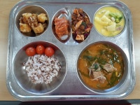 식단갤러리<학교급식<학교소식<용봉초등학교 용봉초등학교