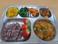 급식 사진<식생활관<외궁소식<외궁초등학교 외궁초등학교