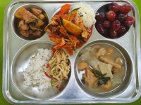 급식 사진<식생활관<익산맑은샘유치원 익산맑은샘유치원