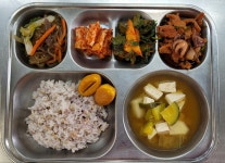 오늘의 점심메뉴 사진<식생활관<학교소식<사매초등학교 사매초등학교