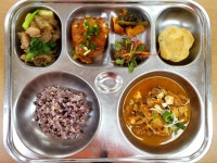 급식 사진<식생활관<교육활동<군산동원중학교 군산동원중학교