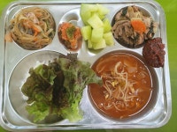 급식 사진<식생활관<익산맑은샘유치원 익산맑은샘유치원