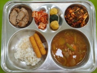 급식 사진<식생활관<익산맑은샘유치원 익산맑은샘유치원