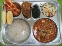 급식 사진<식생활관<익산맑은샘유치원 익산맑은샘유치원