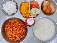 급식 갤러리<급식실<학교소식<인월초등학교 인월초등학교